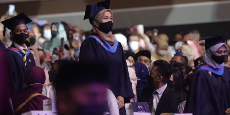 UniKL Convocation returns with whirlwind of joy