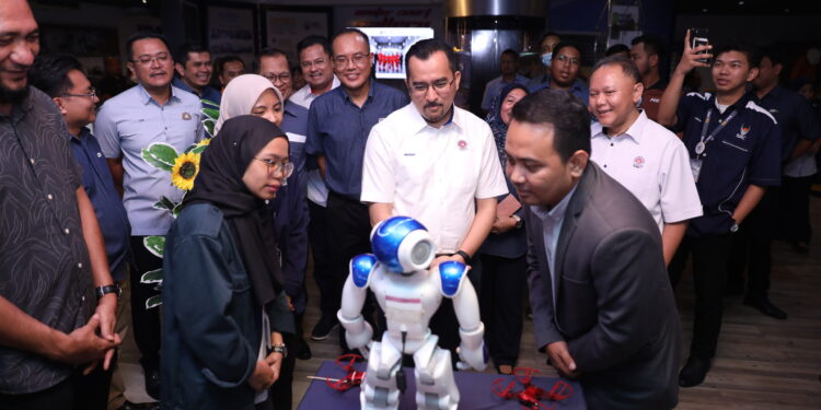 New MARA Chairman embarks first visit to UniKL MITEC