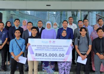 Yayasan Pelajaran MARA grants SDEP to 10 UniKL students