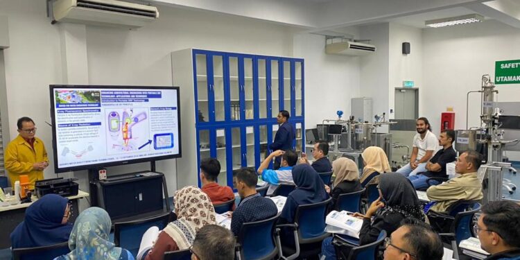 CWET and NAHRIM train 50 water industry professionals
