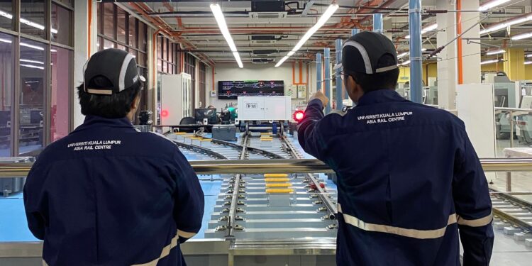 8 UniKL MIDI lecturers earn IRSE certification in Railway Control Engineering