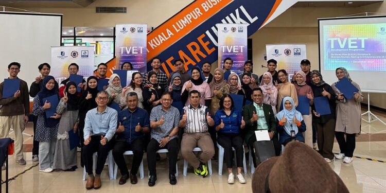 B.M.W. & B.A.S.E. Workshops empower students to grow income