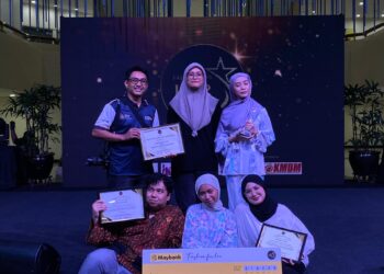 “Ibu Zain: the Legacy of Grace” earns Best Influential Fashion Designer Award