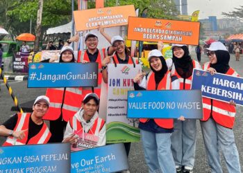 8 students become ‘Hero Kebersihan’ for food waste prevention campaign