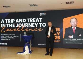 How can graduates break the low-income cycle? Tan Sri Wahid Omar’s advice