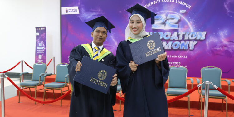 First batch of Railway System Diploma graduates on right track