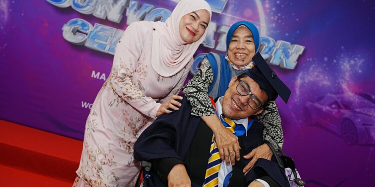 Muhammad Iftar waits 8 years to graduate after a life-changing accident