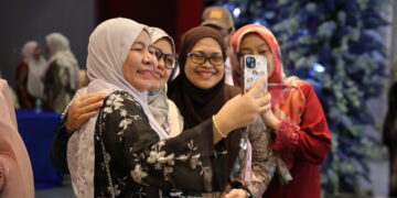 327 UniKL employees honoured at Loyal Service and Appreciation Ceremony